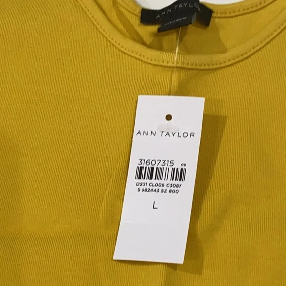 Ann Taylor Ruffle Trim Tank Size L - Picture 6 of 8
